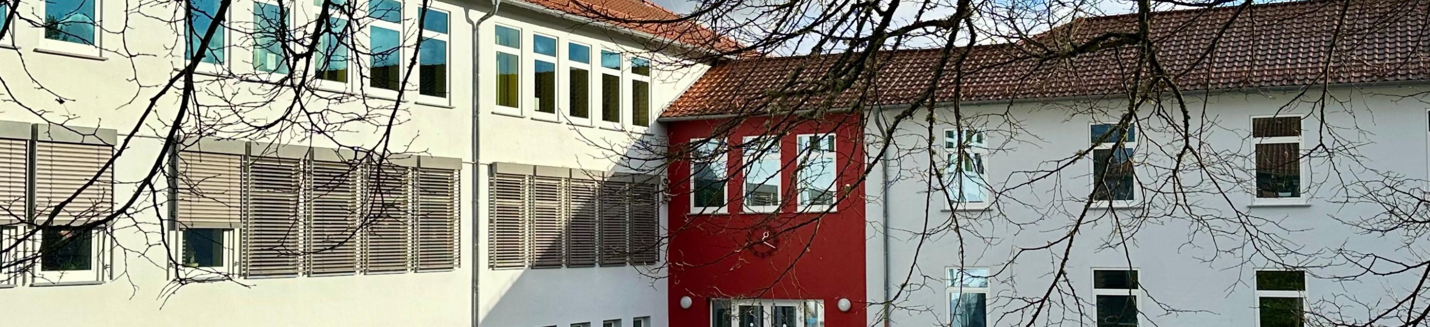 Schulhof 01/2025