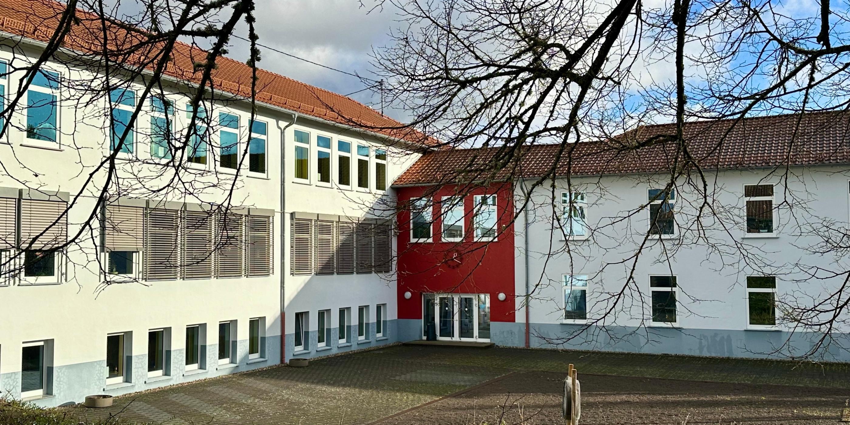 Schulhof 01/2025