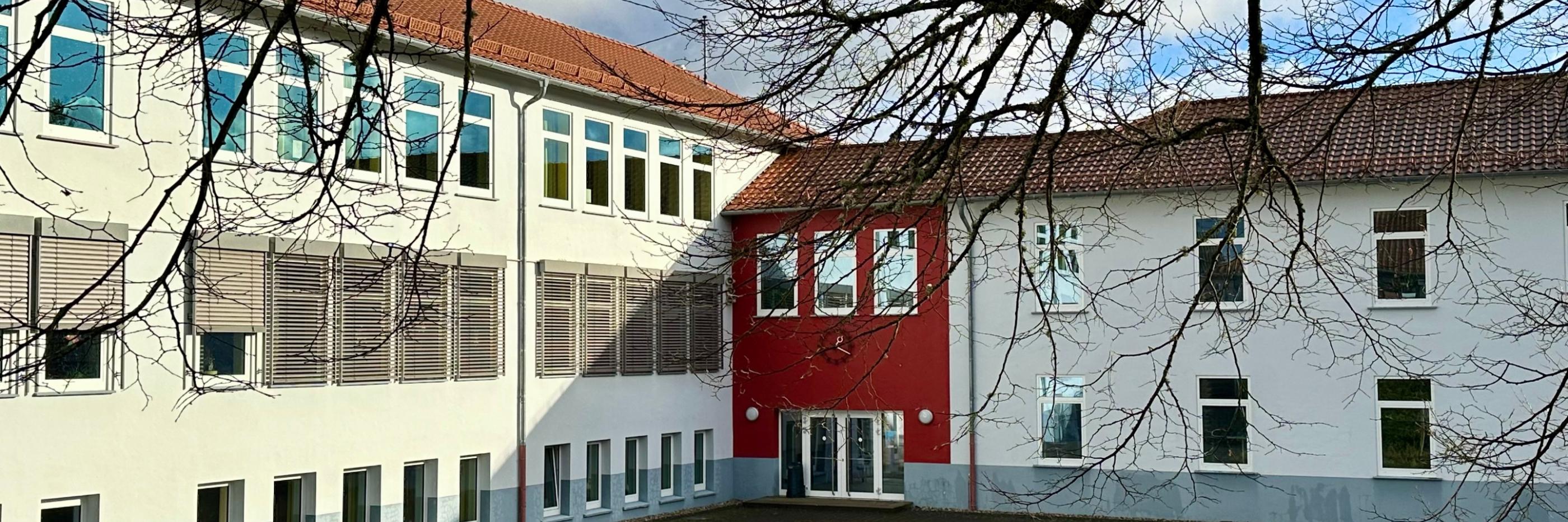 Schulhof 01/2025